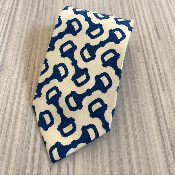 Authentic Gucci Silk Tie in Off White & Royal Blue - Picture 1 of 6